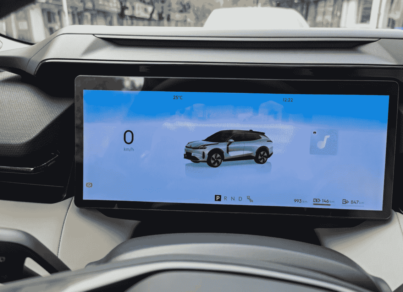 Xevaban.com ở 214 Giải Ph&oacute;ng l&agrave; đơn vị chuy&ecirc;n cung cấp phụ kiện oto, đồ chơi oto, phụ kiện lynkco 06, đồ chơi lynkco 06,&nbsp;xevaban, 214 giải ph&oacute;ng, k&iacute;nh cường lực lynkco 06, d&aacute;n m&agrave;n h&igrave;nh lynkco 06, miếng d&aacute;ng cường lực lynkco 06.